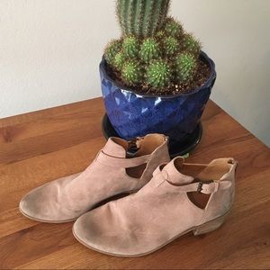 Shoes - Zip Up Distressed Nude Booties Shoes - Zip Up Distressed Nude Booties
